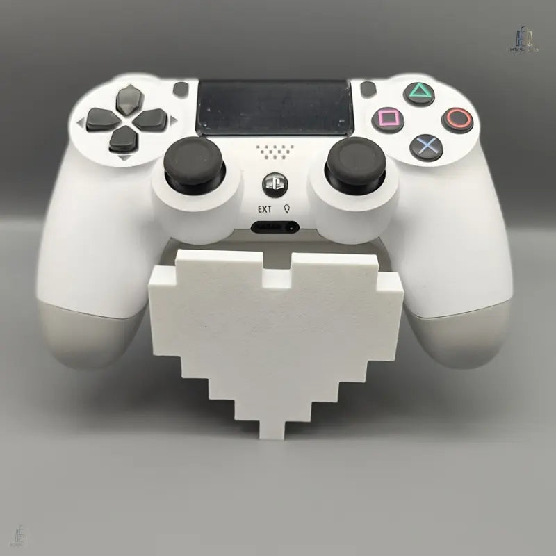 1Pc Retro Heart-Shaped Polyethylene Gaming Controller Display Stand, Pink & White Pixel Art Holder with Anti-Slip Base for PS5/PS4, Desktop Decor PS5 Accessories (Stand Only), Gaming Accessories